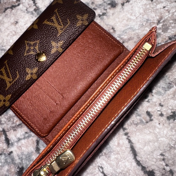 Louis Vuitton Monogram Alexandra Wallet EUC - Picture 12 of 15